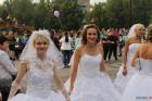 Невесты ходят парами )))